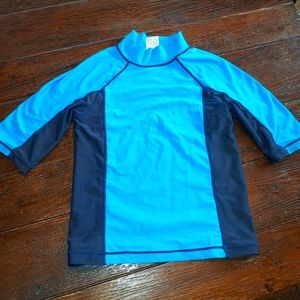 Cherokee boys size 6/7 rash gard top